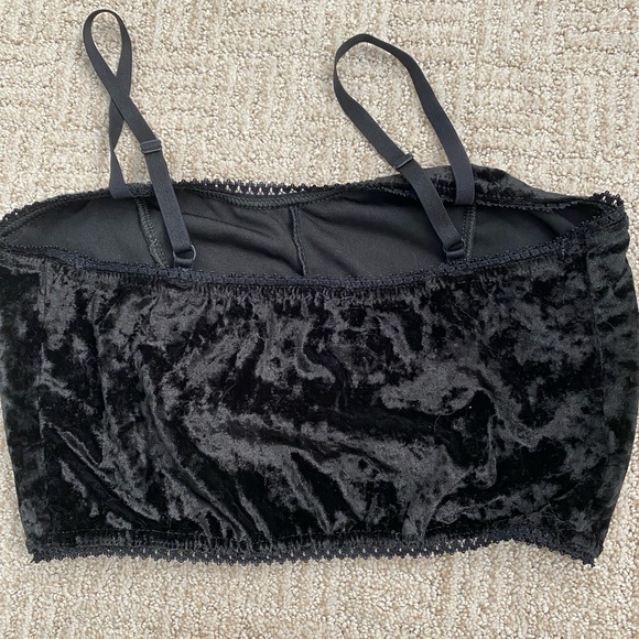 Black crop top - Picture 2 of 2